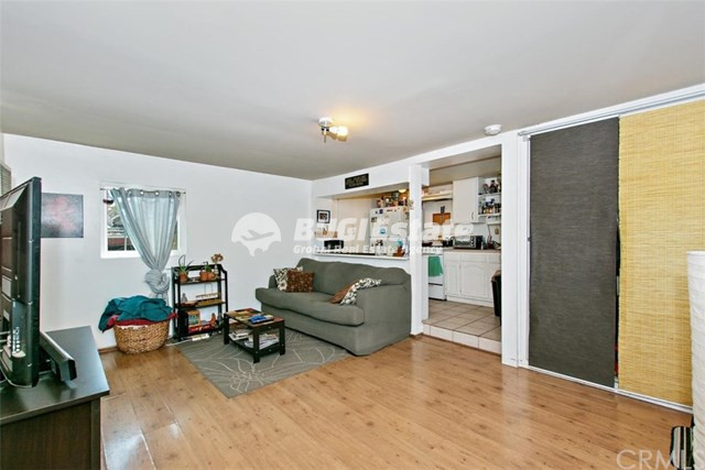 1445 Lemoyne ST LOS ANGELES, Ca. 90026 2개의 별도 주택과 태양열 패널이 있는 수익형 매물 Sell 매물번호 10073 사진 19