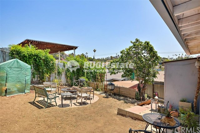 1445 Lemoyne ST LOS ANGELES, Ca. 90026 2개의 별도 주택과 태양열 패널이 있는 수익형 매물 Sell 매물번호 10073 사진 25