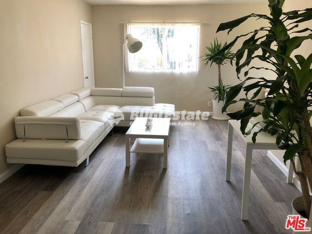 1023 E 28TH ST LOS ANGELES, Ca. 90011 LA다운타운에 위치한 리모델링된 2룸 임대매물! Rent 매물번호 10075 사진 2