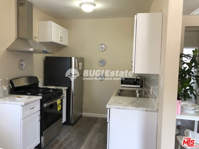 1023 E 28TH ST LOS ANGELES, Ca. 90011 LA다운타운에 위치한 리모델링된 2룸 임대매물! Rent 매물번호 10075 사진 4