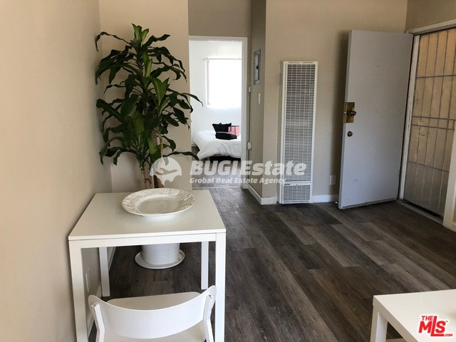 1023 E 28TH ST LOS ANGELES, Ca. 90011 LA다운타운에 위치한 리모델링된 2룸 임대매물! Rent 매물번호 10075 사진 6