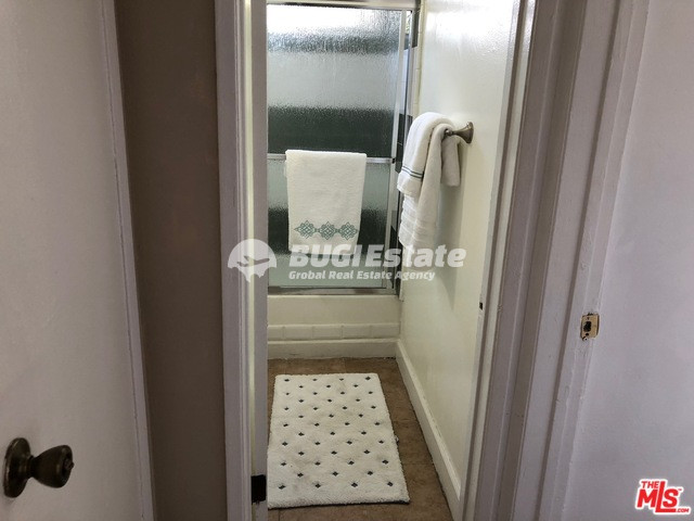 1023 E 28TH ST LOS ANGELES, Ca. 90011 LA다운타운에 위치한 리모델링된 2룸 임대매물! Rent 매물번호 10075 사진 7