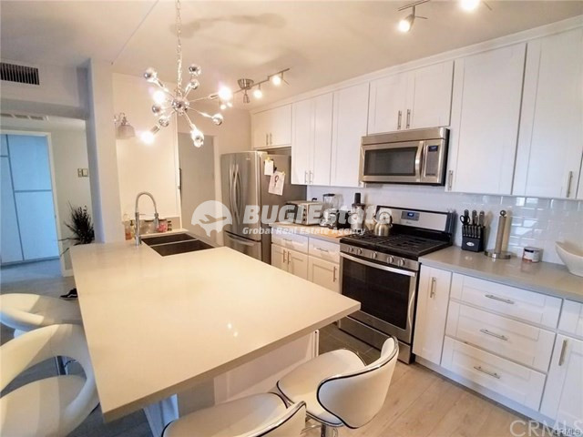 421 South Lafayette Park Place, Los Angeles, CA 90057 미국 LA다운타운에 위치한 새로 개조된 최상층 펜트 하우스 콘도 Sell 매물번호 10078 사진 1