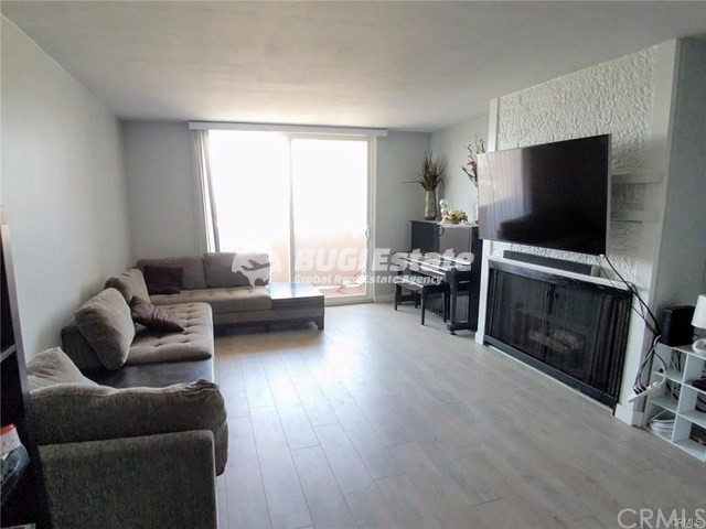 421 South Lafayette Park Place, Los Angeles, CA 90057 미국 LA다운타운에 위치한 새로 개조된 최상층 펜트 하우스 콘도 Sell 매물번호 10078 사진 3