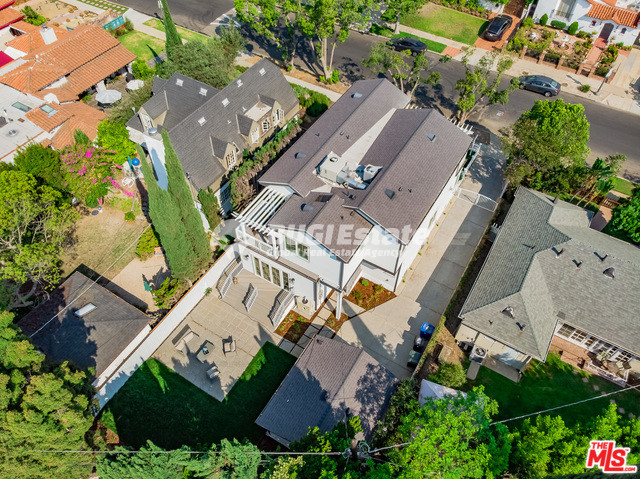 10756 Rochester Ave, Los Angeles, CA 90024 미국 LA에서 가장 인기 있는 웨스트우드(Westwood)지역 2층 단독주택 매매 Sell 매물번호 10081 사진 4