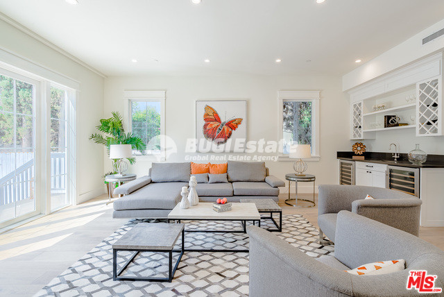10756 Rochester Ave, Los Angeles, CA 90024 미국 LA에서 가장 인기 있는 웨스트우드(Westwood)지역 2층 단독주택 매매 Sell 매물번호 10081 사진 12