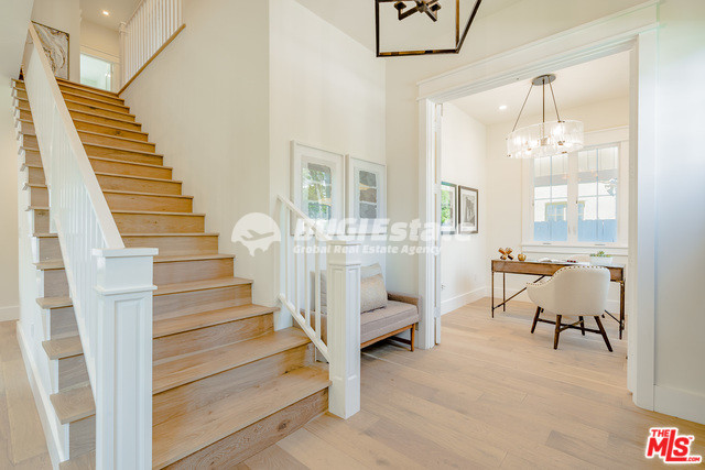 10756 Rochester Ave, Los Angeles, CA 90024 미국 LA에서 가장 인기 있는 웨스트우드(Westwood)지역 2층 단독주택 매매 Sell 매물번호 10081 사진 14