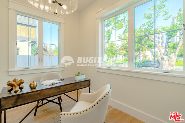 10756 Rochester Ave, Los Angeles, CA 90024 미국 LA에서 가장 인기 있는 웨스트우드(Westwood)지역 2층 단독주택 매매 Sell 매물번호 10081 사진 15