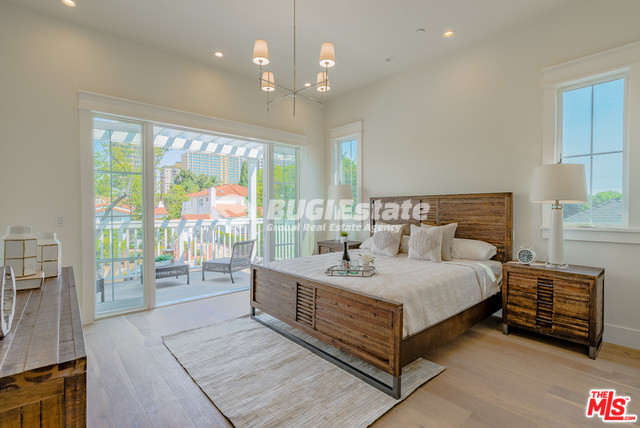 10756 Rochester Ave, Los Angeles, CA 90024 미국 LA에서 가장 인기 있는 웨스트우드(Westwood)지역 2층 단독주택 매매 Sell 매물번호 10081 사진 16