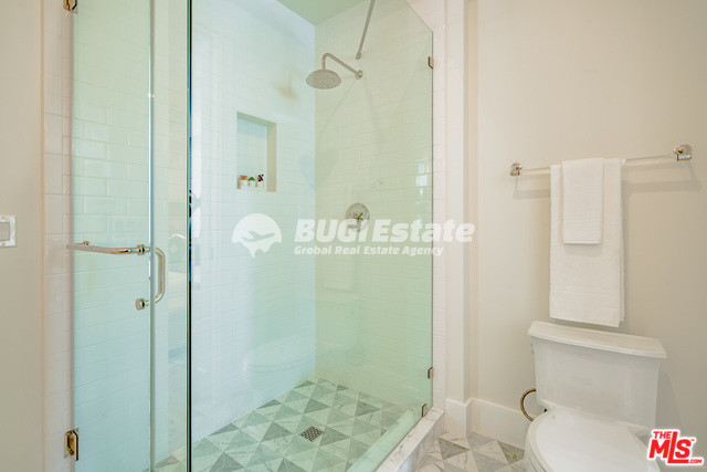 10756 Rochester Ave, Los Angeles, CA 90024 미국 LA에서 가장 인기 있는 웨스트우드(Westwood)지역 2층 단독주택 매매 Sell 매물번호 10081 사진 20