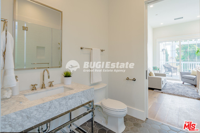 10756 Rochester Ave, Los Angeles, CA 90024 미국 LA에서 가장 인기 있는 웨스트우드(Westwood)지역 2층 단독주택 매매 Sell 매물번호 10081 사진 22