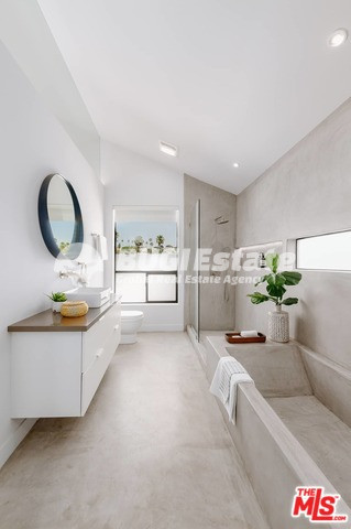 3429 LARISSA DR LOS ANGELES, Ca. 90026 Siver Lake Hills와 시내가 내려다 보이는 테라스가 있는 수익형 주택! Sell 매물번호 10083 사진 8