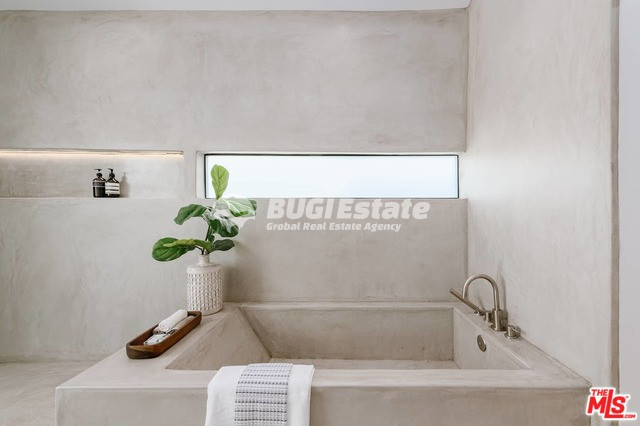 3429 LARISSA DR LOS ANGELES, Ca. 90026 Siver Lake Hills와 시내가 내려다 보이는 테라스가 있는 수익형 주택! Sell 매물번호 10083 사진 9