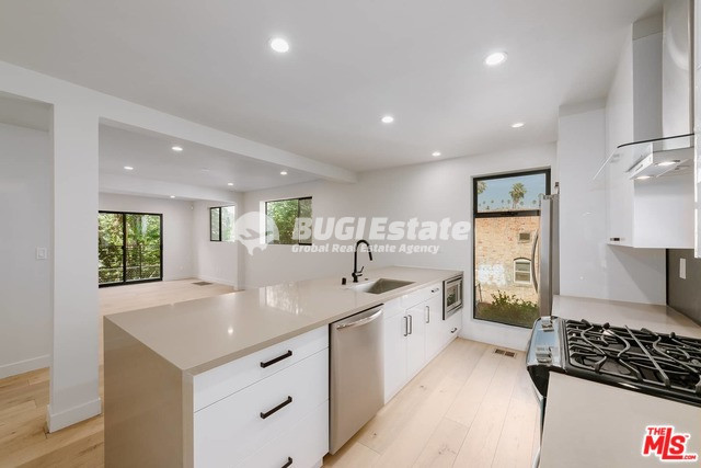 3429 LARISSA DR LOS ANGELES, Ca. 90026 Siver Lake Hills와 시내가 내려다 보이는 테라스가 있는 수익형 주택! Sell 매물번호 10083 사진 15