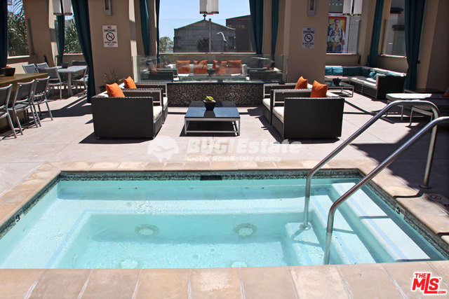 10833 WILSHIRE BLVD LOS ANGELES, Ca. 90024 Westwood 지역 콘도형 풀옵션 입대 매물 Rent 매물번호 10087 사진 1