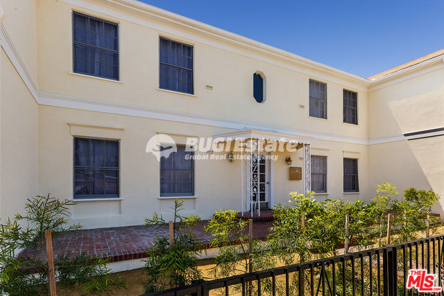 2018 W 39TH ST LOS ANGELES CA 90008 LA에 위치한 Leimert공원 근처에 있는 귀한 100%리모델링된 4Unit 수익형 무동 Sell 매물번호 10089 사진 1