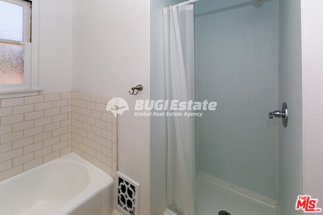 2018 W 39TH ST LOS ANGELES CA 90008 LA에 위치한 Leimert공원 근처에 있는 귀한 100%리모델링된 4Unit 수익형 무동 Sell 매물번호 10089 사진 11