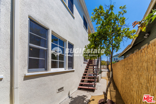2018 W 39TH ST LOS ANGELES CA 90008 LA에 위치한 Leimert공원 근처에 있는 귀한 100%리모델링된 4Unit 수익형 무동 Sell 매물번호 10089 사진 18