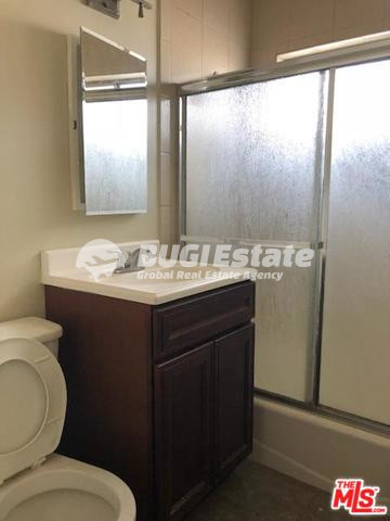 1550 2ND AVE LOS ANGELES CA 90019 LA 베니스대로 부근에 있는 8유닛 수익형 부동산 Sell 매물번호 10090 사진 6