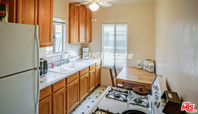 629 Rosemont Ave, Los Angeles, CA 90026 미국 Echo Park에 위치한 수익형 부동산 (2 하우스) Sell 매물번호 10091 사진 4