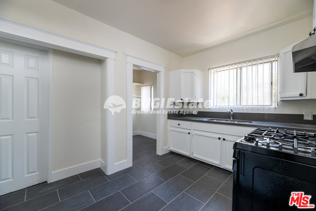 153 W VERNON AVE LOS ANGELES CA 90037 LA다운타운 완벽한 투자 기회! 5유닛 수익형 부동산 Sell 매물번호 10092 사진 6