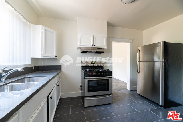 153 W VERNON AVE LOS ANGELES CA 90037 LA다운타운 완벽한 투자 기회! 5유닛 수익형 부동산 Sell 매물번호 10092 사진 8