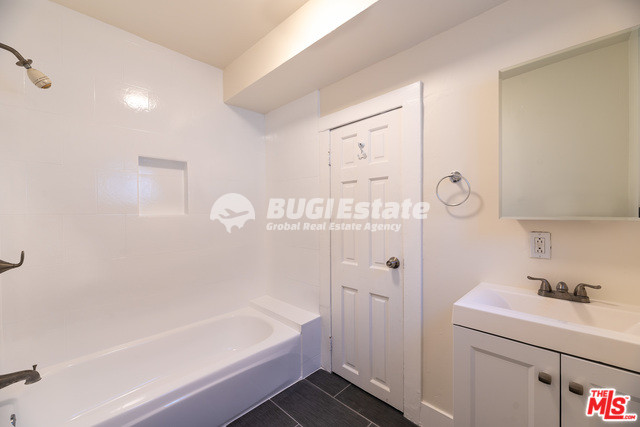 153 W VERNON AVE LOS ANGELES CA 90037 LA다운타운 완벽한 투자 기회! 5유닛 수익형 부동산 Sell 매물번호 10092 사진 14