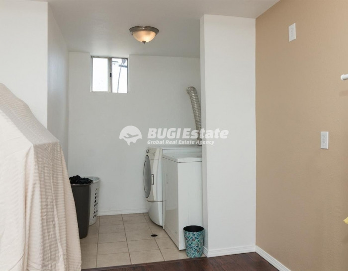 1321 North Normandie Avenue, Los Angeles, CA 90027 미국 헐리우드에 위치한 트리플 플렉스 수익형 부동산 Sell 매물번호 10093 사진 11