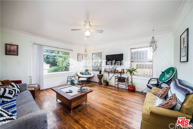 1130 S HOOVER ST LOS ANGELES CA 90006 DTLA 가까이에 위치한 3유닛 수익형 부동산 Sell 매물번호 10095 사진 3