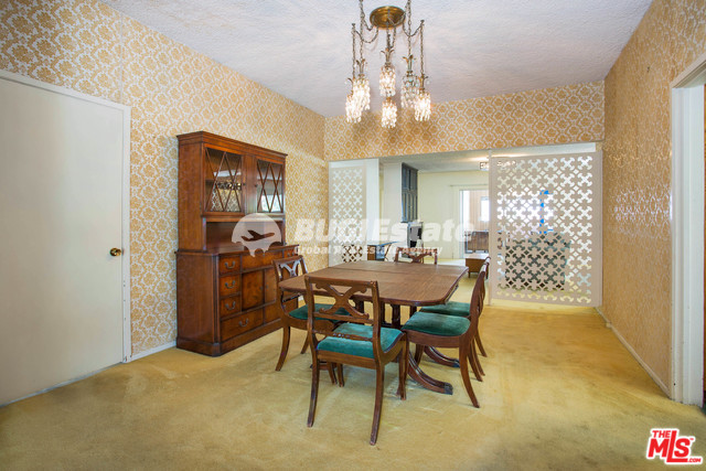 245 S Almont Dr, Beverly Hills, CA 90211 미국 Beverly Hills에 위치한 One Story Spanish Bungalow! Sell 매물번호 10042 사진 4