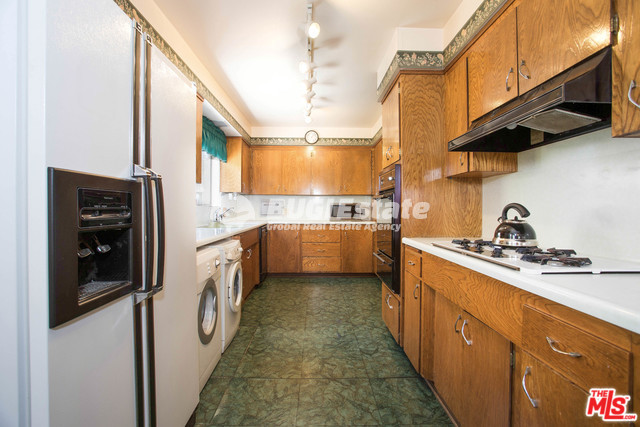 245 S Almont Dr, Beverly Hills, CA 90211 미국 Beverly Hills에 위치한 One Story Spanish Bungalow! Sell 매물번호 10042 사진 7