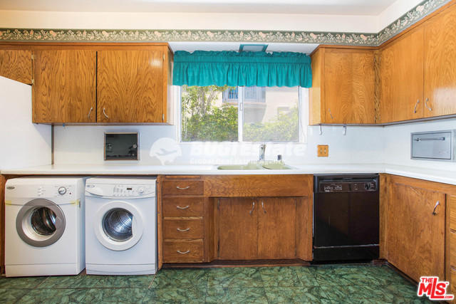 245 S Almont Dr, Beverly Hills, CA 90211 미국 Beverly Hills에 위치한 One Story Spanish Bungalow! Sell 매물번호 10042 사진 8
