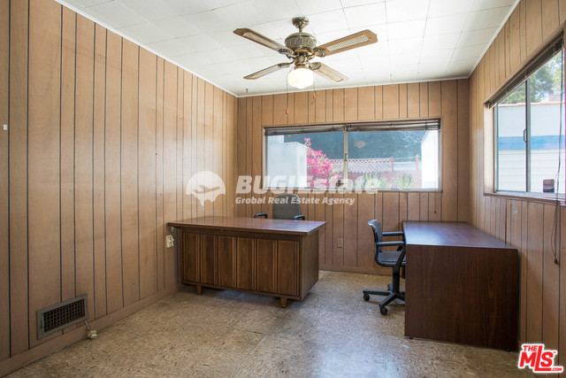 245 S Almont Dr, Beverly Hills, CA 90211 미국 Beverly Hills에 위치한 One Story Spanish Bungalow! Sell 매물번호 10042 사진 9