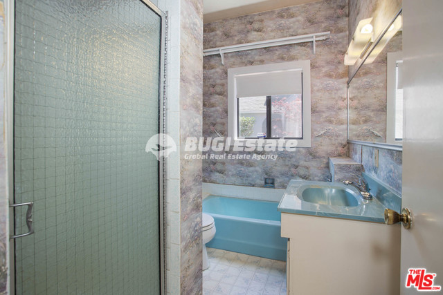 245 S Almont Dr, Beverly Hills, CA 90211 미국 Beverly Hills에 위치한 One Story Spanish Bungalow! Sell 매물번호 10042 사진 14