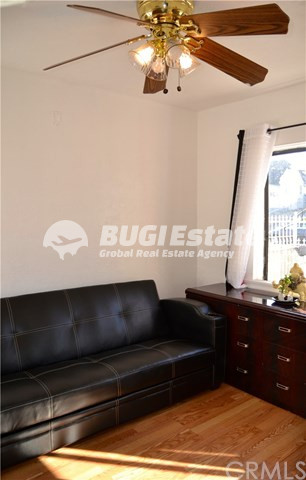 168 N Alexandria Ave, Los Angeles, CA 90004 미국 Korea Town 중심에 위치한 아름다운 2 Unit 수익형 건물 Sell 매물번호 10023 사진 2