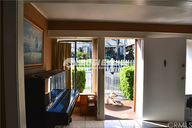 168 N Alexandria Ave, Los Angeles, CA 90004 미국 Korea Town 중심에 위치한 아름다운 2 Unit 수익형 건물 Sell 매물번호 10023 사진 11