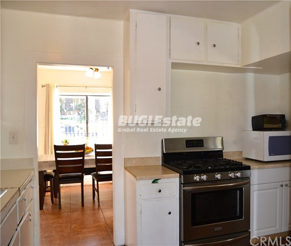 168 N Alexandria Ave, Los Angeles, CA 90004 미국 Korea Town 중심에 위치한 아름다운 2 Unit 수익형 건물 Sell 매물번호 10023 사진 13