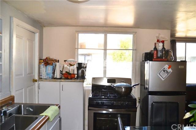 168 N Alexandria Ave, Los Angeles, CA 90004 미국 Korea Town 중심에 위치한 아름다운 2 Unit 수익형 건물 Sell 매물번호 10023 사진 16