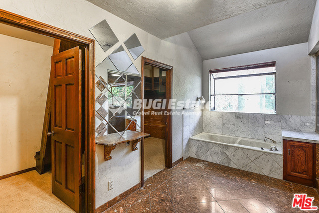 1464 Comstock Ave, Los Angeles, CA 90024 미국 COMSTOCK HILLS에 위치한 2층 단독주택! Sell 매물번호 10043 사진 13
