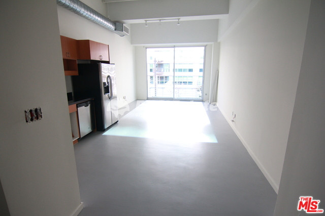 1000 S Hope St, Los Angeles, CA 90015 미국 LA다운타운에 위치한 뉴욕 스타일 원룸 아파트 임대! Unit #215 Rent 매물번호 10036 사진 1