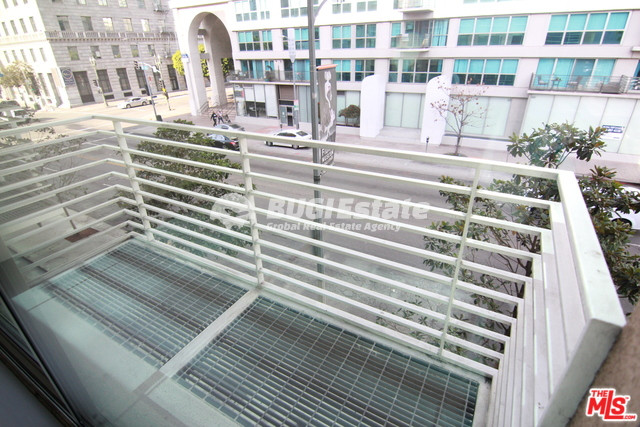1000 S Hope St, Los Angeles, CA 90015 미국 LA다운타운에 위치한 뉴욕 스타일 원룸 아파트 임대! Unit #215 Rent 매물번호 10036 사진 2