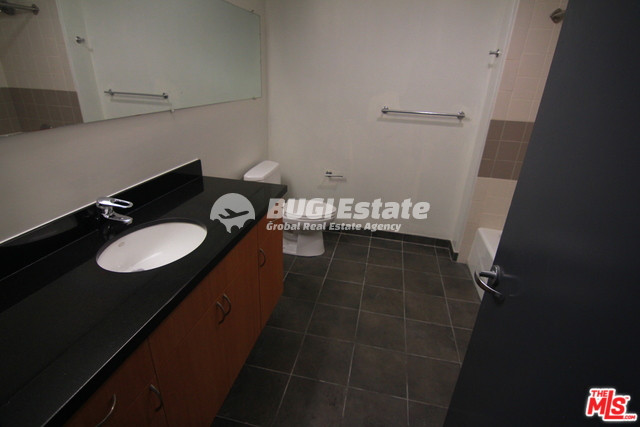 1000 S Hope St, Los Angeles, CA 90015 미국 LA다운타운에 위치한 뉴욕 스타일 원룸 아파트 임대! Unit #215 Rent 매물번호 10036 사진 4