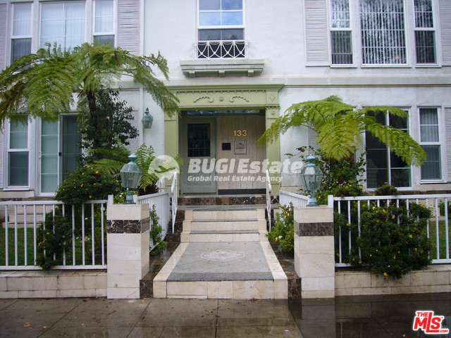 137 S Crescent Dr, Beverly Hills, CA 90212 미국 Beverly Hills 중심에 위치한 원룸 임대! Unit #04 Rent 매물번호 10037 사진 1