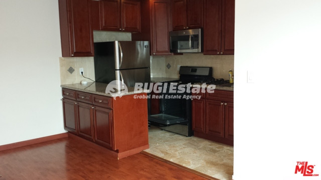137 S Crescent Dr, Beverly Hills, CA 90212 미국 Beverly Hills 중심에 위치한 원룸 임대! Unit #04 Rent 매물번호 10037 사진 2