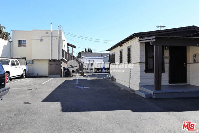 735 W 52ND PL LOS ANGELES CA 90037 LA다운타운 7 Units 수익형 주택 Sell 매물번호 10050 사진 1
