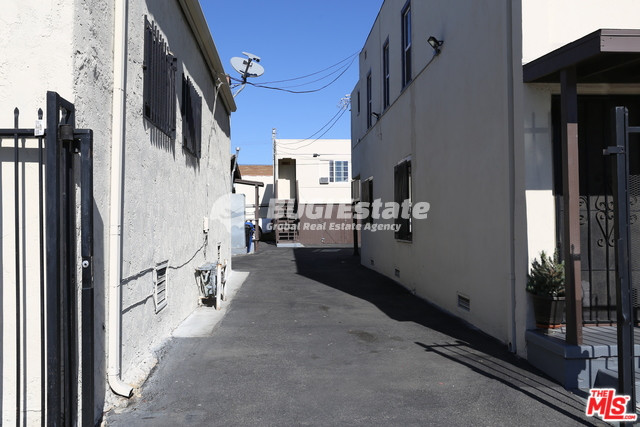 735 W 52ND PL LOS ANGELES CA 90037 LA다운타운 7 Units 수익형 주택 Sell 매물번호 10050 사진 5