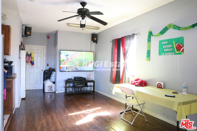 735 W 52ND PL LOS ANGELES CA 90037 LA다운타운 7 Units 수익형 주택 Sell 매물번호 10050 사진 13