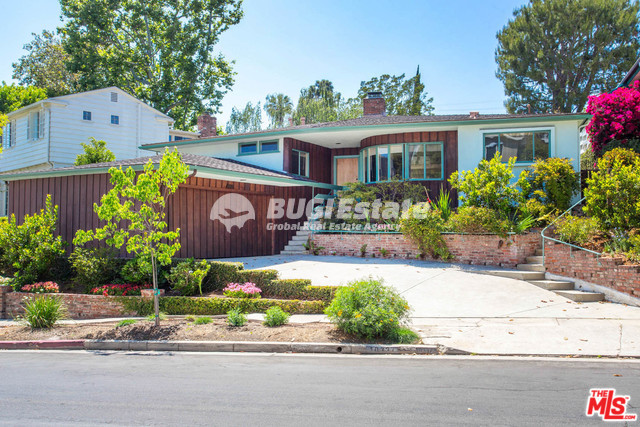 10337 Mississippi Ave, Los Angeles, CA 90025 미국 웨스트우드 부근 정원이 넓은 4룸 Single Family House Sell 매물번호 10007 사진 1
