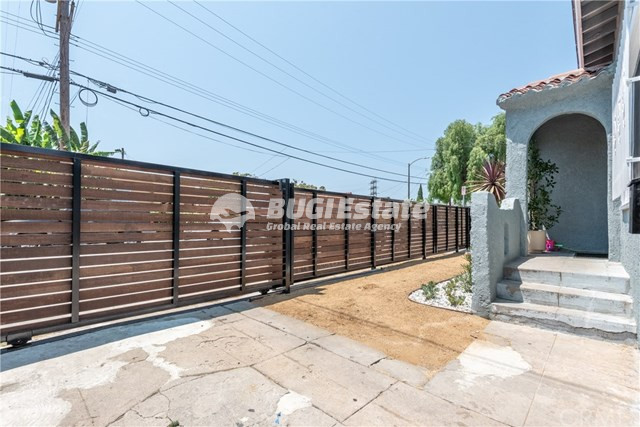 5417 Homeside Ave, Los Angeles, CA 90016 미국 Red-hot West Adams에 중심에 위치한 Spanish Triplex 수익형 매물 Sell 매물번호 10065 사진 4