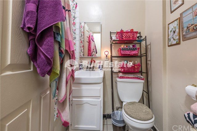 5417 Homeside Ave, Los Angeles, CA 90016 미국 Red-hot West Adams에 중심에 위치한 Spanish Triplex 수익형 매물 Sell 매물번호 10065 사진 7